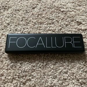 Focallure ultimate eyeshadow palette